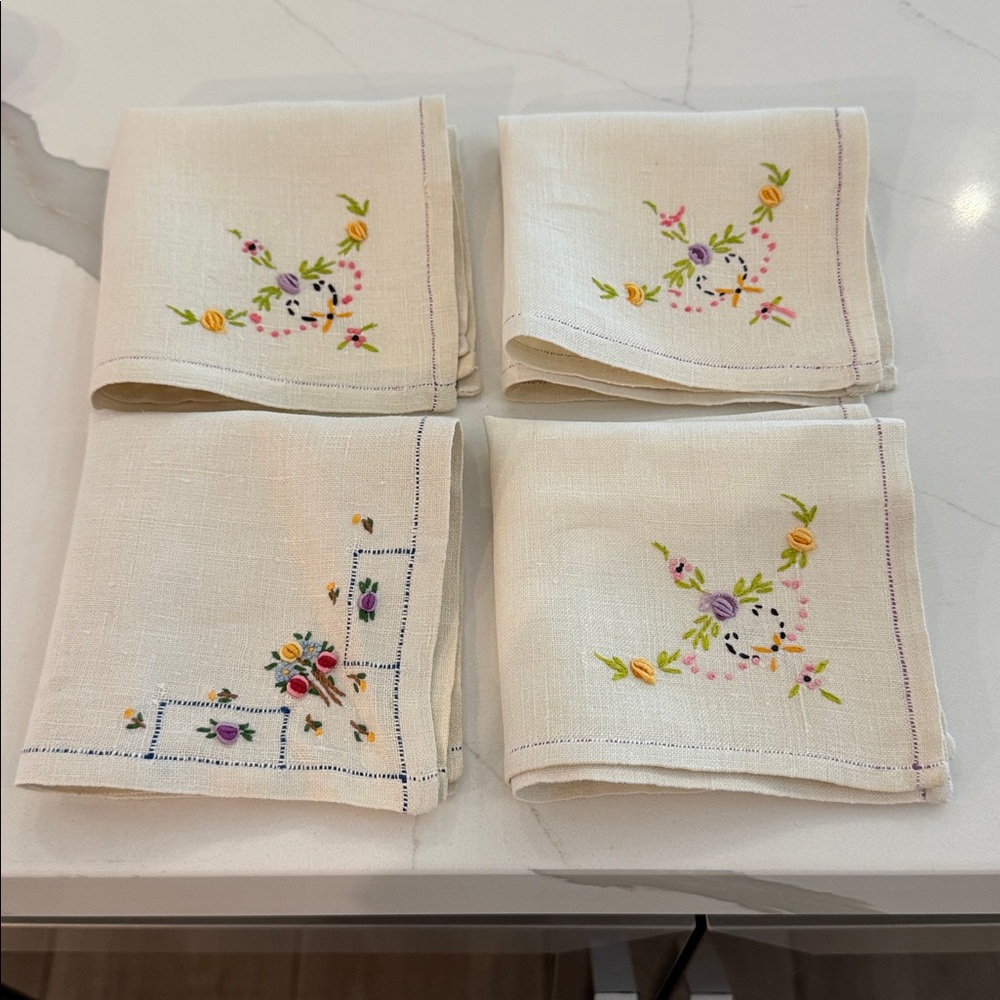 Embroidered Floral Linen Napkins 4
